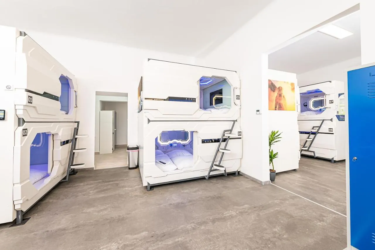 Space Home Apartment - City Hall Wien Kapselhotell
